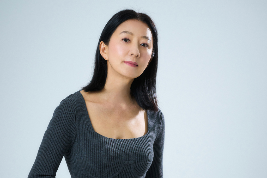 김희애